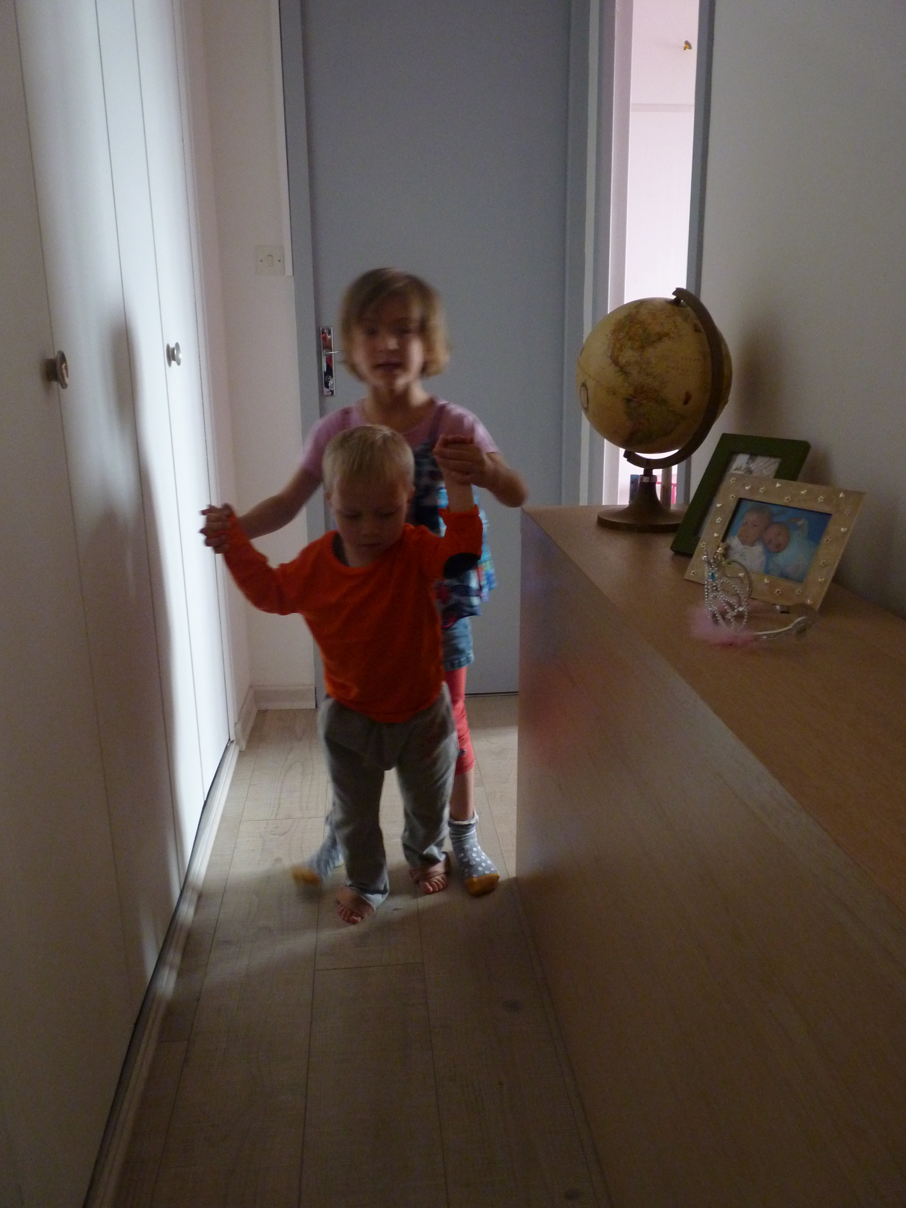 09 SEPTEMBRE Gabin 8 ans avec Heïdi sa copine 6 ans !!!.JPG 09 SEPTEMBRE Gabin 8 ans avec Heïdi sa copine 6 ans !!!.JPG