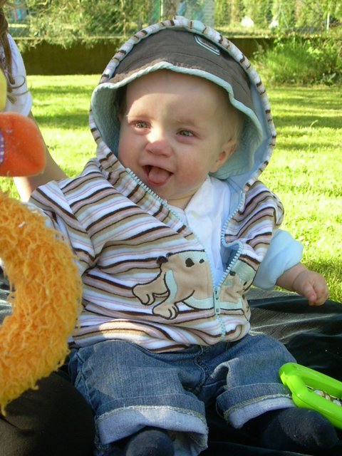 2008 avril 18 mois-001.JPG 2008 avril 18 mois-001.JPG