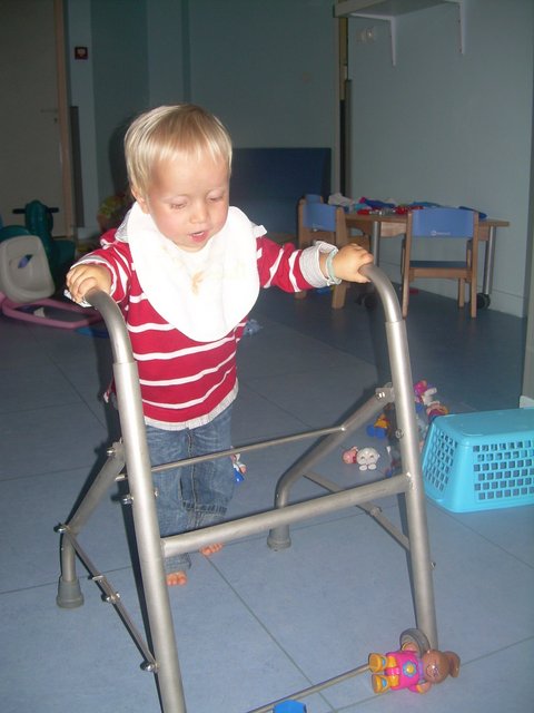 2010 a ben voilà un deambulateur à la bonne taille-001.JPG 2010 a ben voilà un deambulateur à la bonne taille-001.JPG